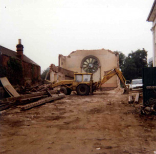 Lake Street Baptist Church under demolition August 1983
